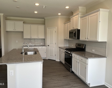 262 Streamliner Boulevard - Photo Thumbnail 7