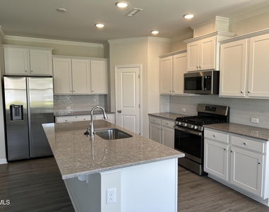 262 Streamliner Boulevard - Photo Thumbnail 1
