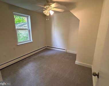415 N Jackson Street - Photo Thumbnail 16