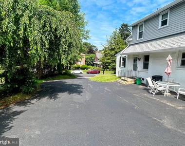 415 N Jackson Street - Photo Thumbnail 2