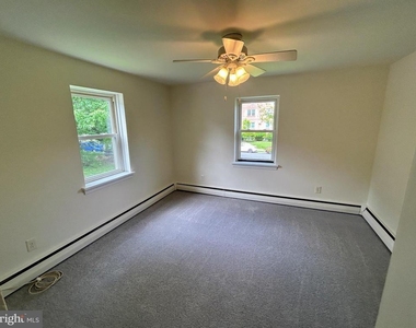 415 N Jackson Street - Photo Thumbnail 11