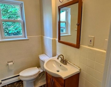 415 N Jackson Street - Photo Thumbnail 13