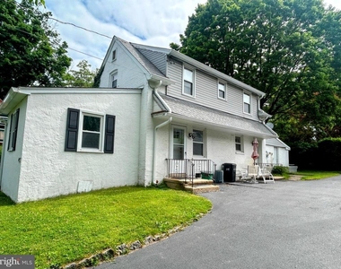 415 N Jackson Street - Photo Thumbnail 1