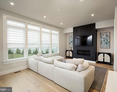 304 Squire Drive - Photo Thumbnail 13