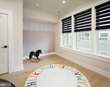 304 Squire Drive - Photo Thumbnail 6