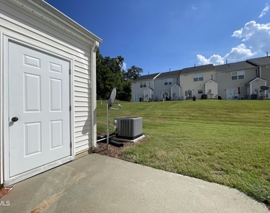 1304 Cozart - Photo Thumbnail 25