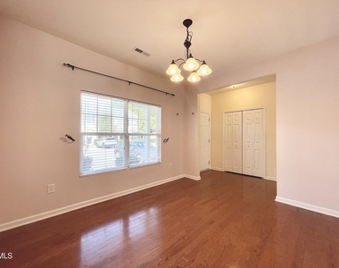 1304 Cozart - Photo Thumbnail 3
