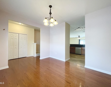 1304 Cozart - Photo Thumbnail 5