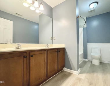 1304 Cozart - Photo Thumbnail 20