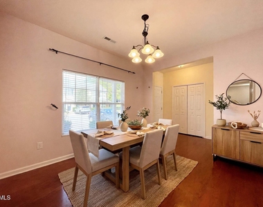 1304 Cozart - Photo Thumbnail 4