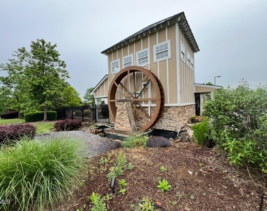 1304 Cozart - Photo Thumbnail 29