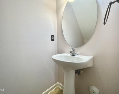 1304 Cozart - Photo Thumbnail 8