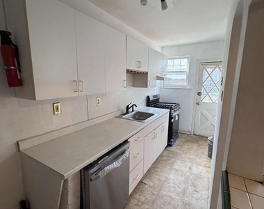 249 N Linden Avenue - Photo Thumbnail 4