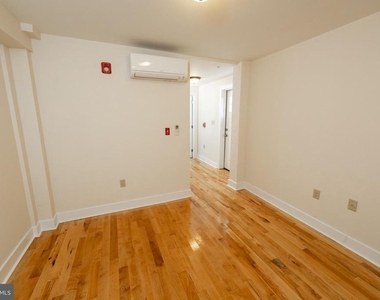 119 E Market Street - Photo Thumbnail 2