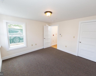 119 E Market Street - Photo Thumbnail 15