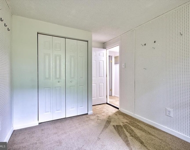 342 Sherry Lane - Photo Thumbnail 21