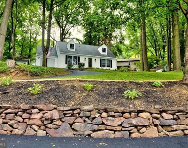 342 Sherry Lane - Photo Thumbnail 3
