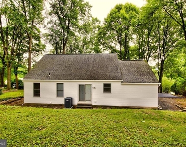 342 Sherry Lane - Photo Thumbnail 7