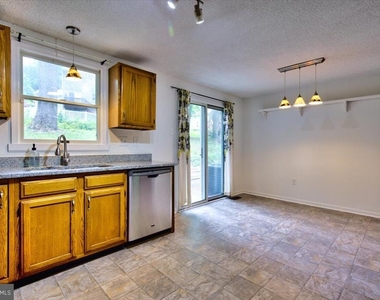 342 Sherry Lane - Photo Thumbnail 16