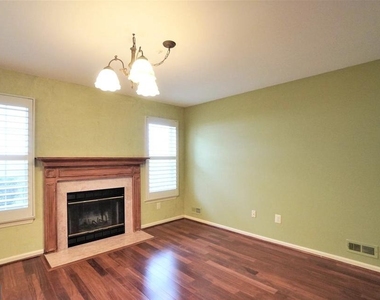 2607 Virginia Lane - Photo Thumbnail 7