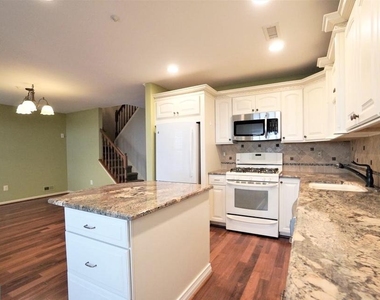 2607 Virginia Lane - Photo Thumbnail 11