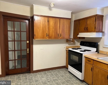 225 Wood Street - Photo Thumbnail 12