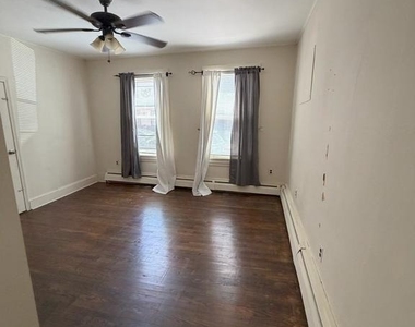 225 Wood Street - Photo Thumbnail 4