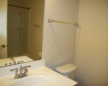 1012 Semora Lane - Photo Thumbnail 25