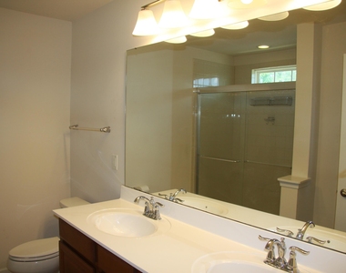 1012 Semora Lane - Photo Thumbnail 19
