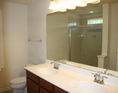1012 Semora Lane - Photo Thumbnail 17