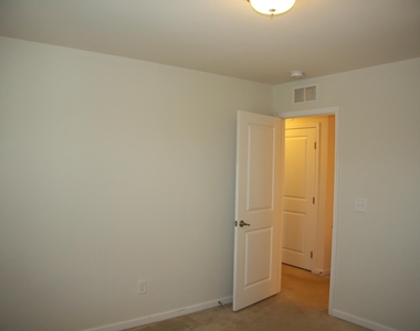 1012 Semora Lane - Photo Thumbnail 21
