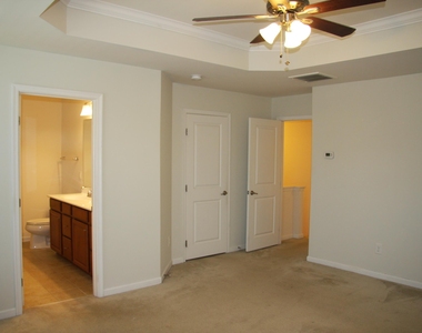 1012 Semora Lane - Photo Thumbnail 14