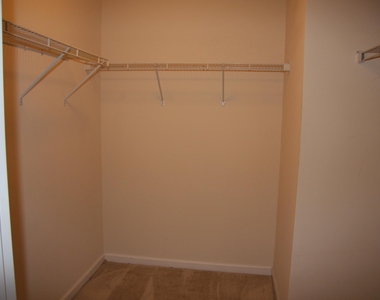 1012 Semora Lane - Photo Thumbnail 15