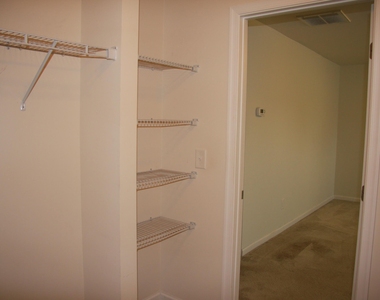 1012 Semora Lane - Photo Thumbnail 16