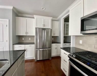 28 Grandwood Circle - Photo Thumbnail 11