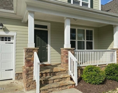 28 Grandwood Circle - Photo Thumbnail 1