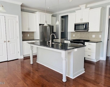 28 Grandwood Circle - Photo Thumbnail 9