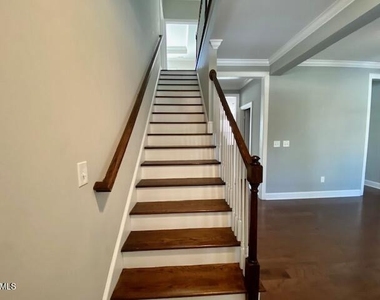 28 Grandwood Circle - Photo Thumbnail 14