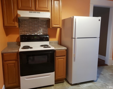 204 E Davis Street - Photo Thumbnail 7
