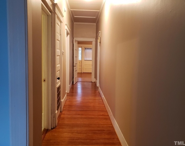 204 E Davis Street - Photo Thumbnail 6