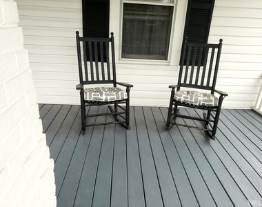 204 E Davis Street - Photo Thumbnail 4