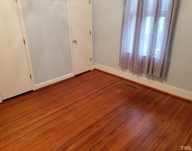 204 E Davis Street - Photo Thumbnail 11