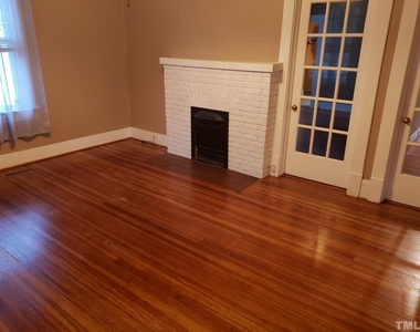 204 E Davis Street - Photo Thumbnail 5