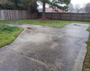 204 E Davis Street - Photo Thumbnail 15