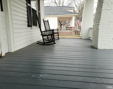 204 E Davis Street - Photo Thumbnail 3