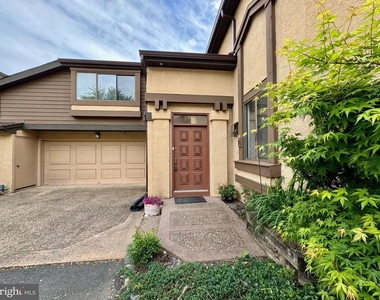 104 Sayre Dr - Photo Thumbnail 1
