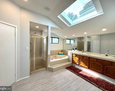 104 Sayre Dr - Photo Thumbnail 21