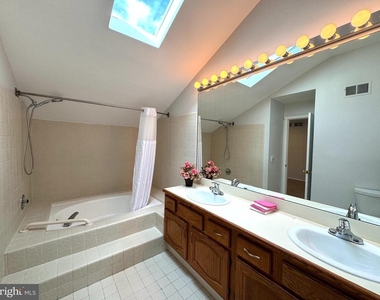 104 Sayre Dr - Photo Thumbnail 28