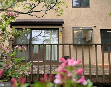 104 Sayre Dr - Photo Thumbnail 33