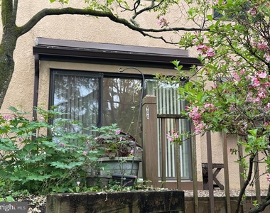 104 Sayre Dr - Photo Thumbnail 32
